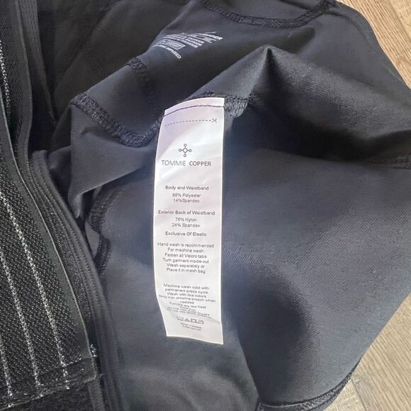 Tommie copper women A 2 Pocket crop  leggings 24” size 3XL - Picture 9 of 10